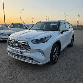 Toyota Highlander 2022