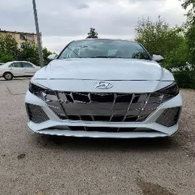 Hyundai Elantra 2022