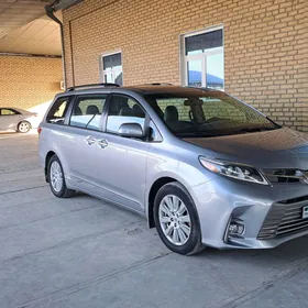 Toyota Sienna 2018