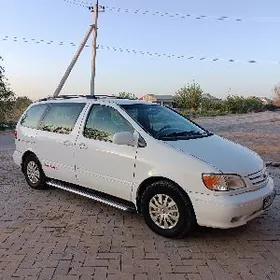 Toyota Sienna 2001