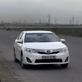 Toyota Camry 2013