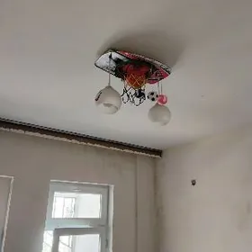 Çaga otagynyň lyustrasy