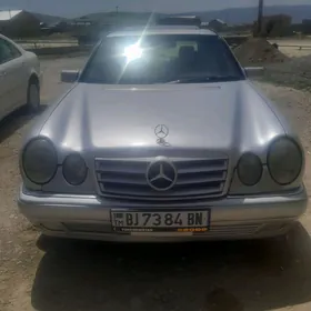 Mercedes-Benz E320 1996