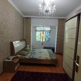 8-Мкр, 2-Комн.Квартира