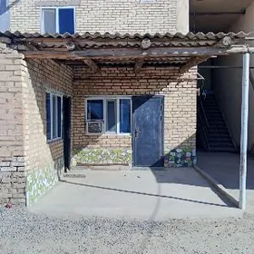 Neftýanik 1nji etaj