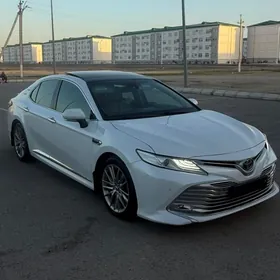 Toyota Camry 2018