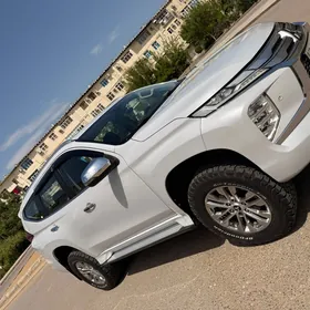 Mitsubishi Pajero 2020