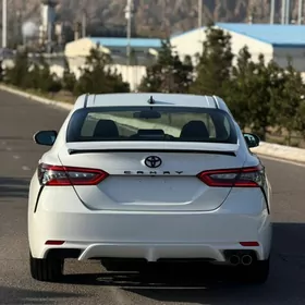 Toyota Camry 2020