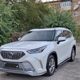 Toyota Highlander 2022