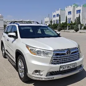 Toyota Highlander 2016