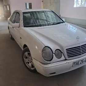 Mercedes-Benz E320 1998