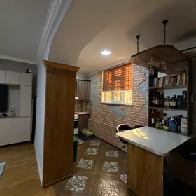 АЛИШЕР НАВАИ 2 ком 1 этаж евро