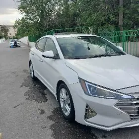 Hyundai Elantra 2020