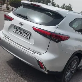 Toyota Highlander 2022