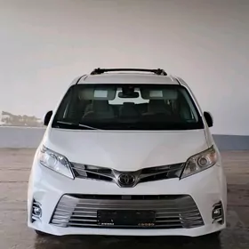Toyota Sienna 2018