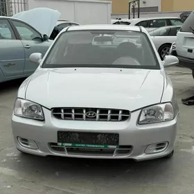 Hyundai Accent 2001