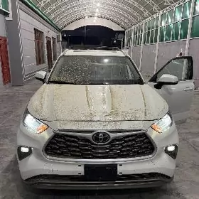 Toyota Highlander 2020