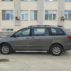 Toyota Sienna 2005