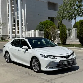 Toyota Camry 2024