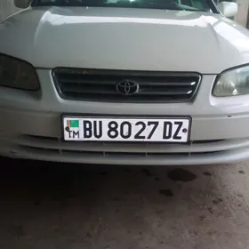 Toyota Camry 2000