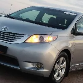 Toyota Sienna 2016