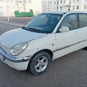 Daihatsu Sirion 2004