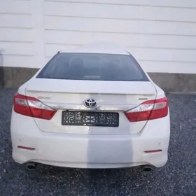Toyota Camry 2014