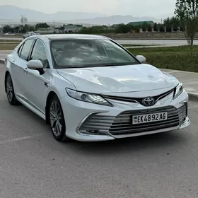 Toyota Camry 2021