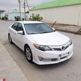 Toyota Camry 2012