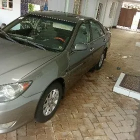 Toyota Camry 2004