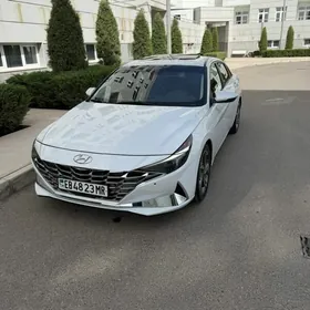 Hyundai Elantra 2022