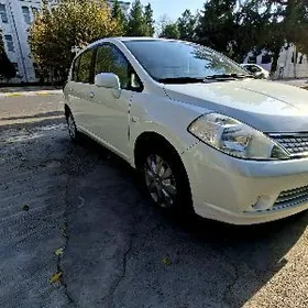 Nissan Tiida 2008
