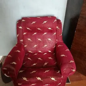 письменный стол . и кресло