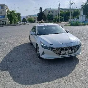 Hyundai Elantra 2021