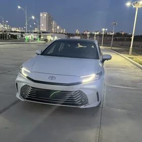 Toyota Camry 2025