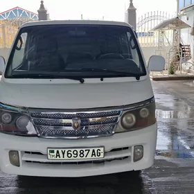 Toyota Hiace 2012