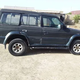 Mitsubishi Montero 1995