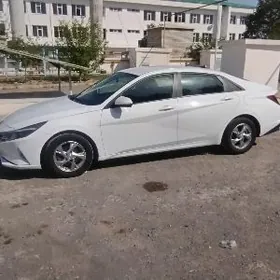 Hyundai Elantra 2023