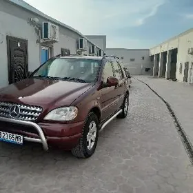 Mercedes-Benz M-Class 1999