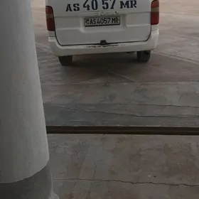 Toyota Hiace 2003