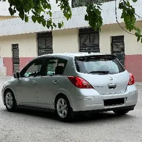 Nissan Versa 2010