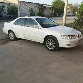 Toyota Camry 2000