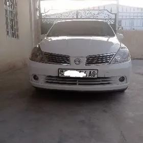 Nissan Tiida 2006