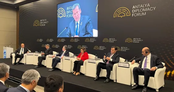 Raşid Meredowyň ýolbaşçylygyndaky wekiliýet Bäşinji Antalýa diplomatik forumyna gatnaşdy