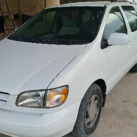 Toyota Sienna 2000