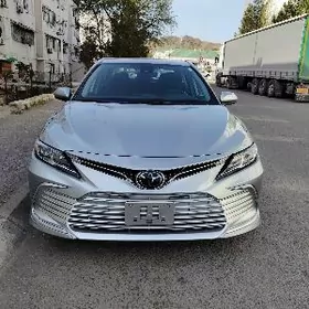 Toyota Camry 2022