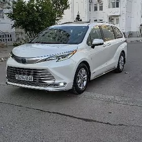 Toyota Sienna 2021
