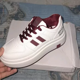 новые кроссовки miu miu