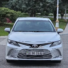 Toyota Camry Hybrid 2021