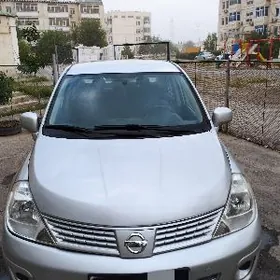 Nissan Versa 2007